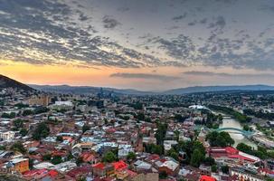 mooi panoramisch visie van tbilisi van narikala vesting in Georgië. foto