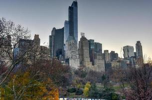 nieuw york wolkenkrabbers van centraal park foto