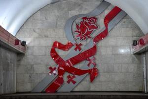 tbilisi, Georgië - vrijheid plein metro station met een symbool van Georgië in tbilisi, Georgië, 2022 foto