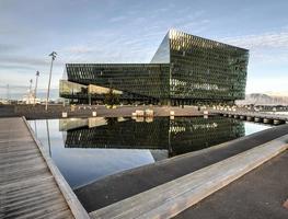 harpa concert hal in reykjavik, IJsland, 2022 foto