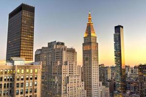 nieuw york stad horizon Bij zonsondergang foto