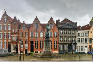 standbeeld van de Vlaams schilder jan busje eyck in Brugge, belgie foto