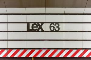 lexington en 63e straat metro station in nieuw york stad, nieuw york. foto