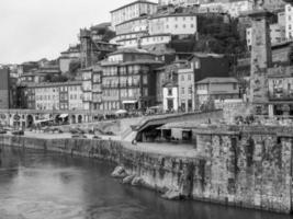 de cit van porto Bij de douro rivier- foto