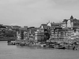 de cit van porto Bij de douro rivier- foto