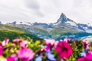 keer bekeken van de berg matterhorn in pennine Alpen, Zwitserland foto