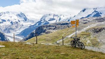 panorama bergen met wolken, Zwitserland foto