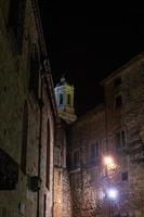 Girona oud stad Bij nacht foto