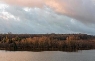 natuurlijk herfst landschappen in Letland foto