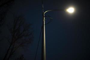 straat verlichting. lamp Aan pool. foto