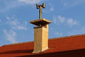 betegeld dak Aan een woon- gebouw in Israël. foto