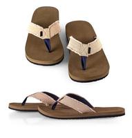 nieuw Mens zomer sandalen geïsoleerd Aan wit achtergrond foto