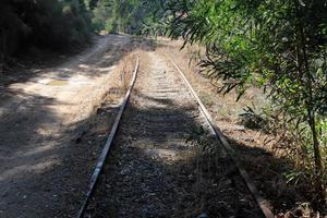 fragmenten van de oud spoorweg van Haifa naar Damascus. foto