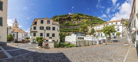 panoramisch afbeelding van de dorp Ponta Doen Sol Aan de portugees eiland van Madeira in zomer foto