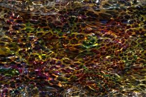 abstract meetkundig achtergrond, kleurrijk meetkundig oppervlakte ontwerp, holografisch structuur achtergrond, veelkleurig luipaard helling textuur, abstract marmeren vloeistof achtergrond, veelkleurig glanzend vloeistof structuur foto