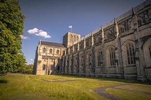 majestueus kathedraal van de middeleeuws stad- van Winchester in wessex, Engeland. foto