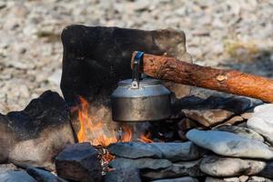 camping met kampvuur foto