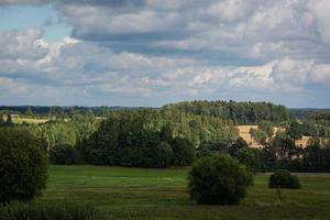 Lets zomer landschappen met wolken foto