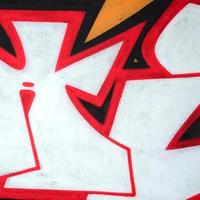fragment van gekleurde straat kunst graffiti schilderijen met contouren en schaduw dichtbij omhoog foto
