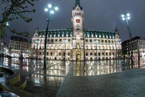 Hamburg stad hal Bij nacht foto