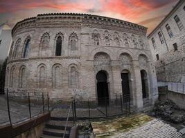 oud moskee van bab al-mardum of kluizenaarschap van cristo de la luz. historisch stad van toledo. Spanje. oudste in Europa mudejar-islamitisch architectuur. 12 eeuw. UNESCO wereld erfgoed foto