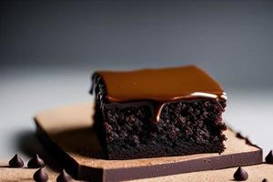 professioneel voedsel fotografiekoffie brownie gedekt met chocola glazuur met vrij ruimte in de omgeving van het foto