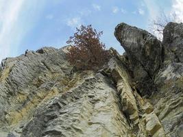 bismantova steen een rots vorming in de toscaans-emiliaans Apennijnen foto