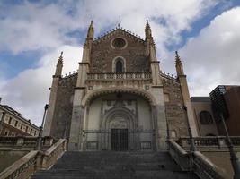 Madrid - west facade van gotisch kerk san jeronimo el echt foto