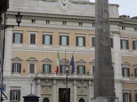 montecitorio is een paleis in Rome en de stoel van de Italiaans kamer van afgevaardigden foto