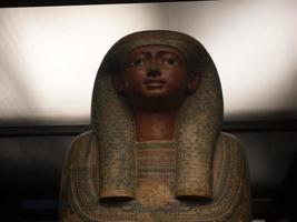 Egyptische sarcofaag hiërogliefen dichtbij omhoog detail foto