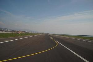 Genua luchthaven nemen uit landingsbaan foto