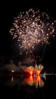 vuurwerk viering Bij nacht in de suan luang rama ix foto