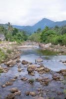 stromen van stroom water van de berg.bij promkiri, nakhonsithammarat foto