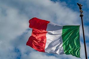 Italiaans vlag van Italië groen wit en rood foto