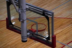 Nee mensen basketbal rechtbank detail foto