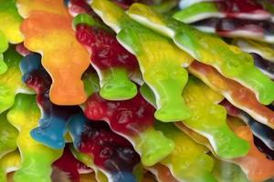 snoep op te slaan fruit kleurrijk snoepgoed foto