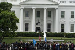 Washington gelijkstroom, Verenigde Staten van Amerika - april 26 2019 - demonstratie tegen troef Bij wit huis foto