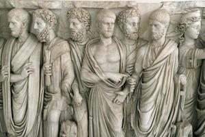 oud Romeins marmeren standbeeld foto