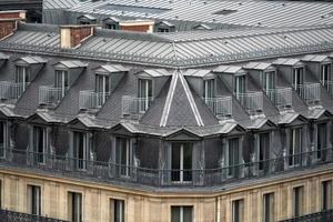 Parijs daken schoorsteen en gebouw uitzicht op de stad foto