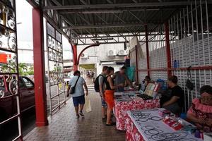 Tahiti, Frans Polynesië - augustus 4 2018 - papetee traditioneel markt foto