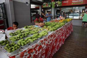 Tahiti, Frans Polynesië - augustus 4 2018 - papetee traditioneel markt foto