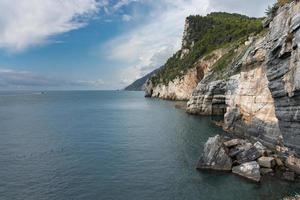 portovenere kliffen visie panorama foto