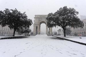 Genua, Italië - januari 23 2019 - stad- onder de sneeuw foto