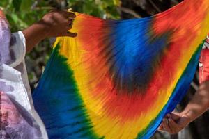 kleurrijk polynesisch sarong hand- gemaakt foto