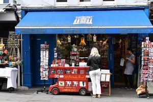 Londen, Engeland - juli 15 2017 - portobello weg Londen straat kleurrijk marktplaats foto