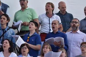 Genua, Italië - mei 26 2017 - Refrein voorbereiding voor paus francis massa in Kennedy plaats foto