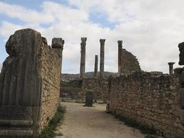 volubilis Romeins ruïnes in Marokko- best bewaarde Romeins ruïnes gelegen tussen de keizerlijk steden van fez en Meknes foto