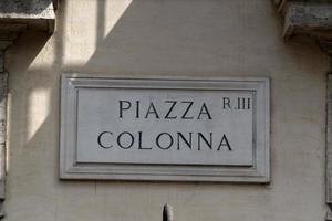 teken van piazza zuilengang plaats in Rome foto