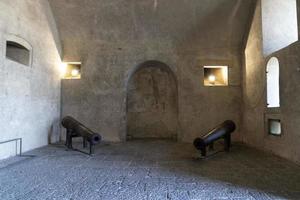 Napels, Italië - januari 30 2020 - castel heilige elmo visie foto