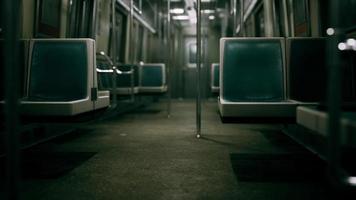 leeg openbaar doorvoer metro metro trein foto